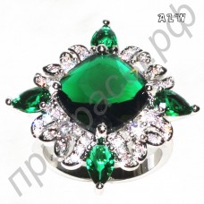 Превосходное кольцо в виде цветка с зелеными камнями в белой позолоте