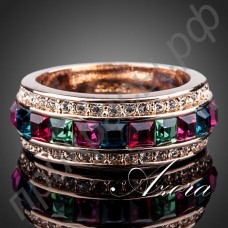 Красивое кольцо в виде манжеты с многоцветным австрийским кристаллом Stellux в позолоте