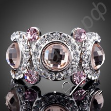Красивое кольцо в виде 3-х розовых камней с австрийскими кристаллами Stellux в платиновом покрытии  