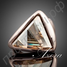 Элегантное кольцо в форме треугольника с австрийскими кристаллами Stellux в настоящей розовой позолоте