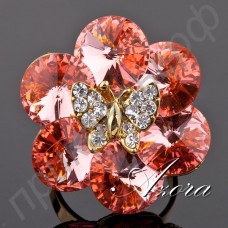 Замечательное кольцо в виде бабочки на цветке с австрийскими кристаллами Stellux в настоящей позолоте  