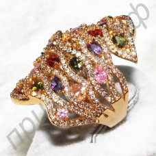 Роскошное кольцо в виде полной цветной атмосферы с эллиптическими камнями в позолоте
