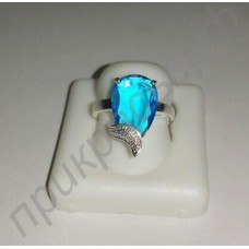 Красивое кольцо в виде кристалла синего моря цвета белого золота