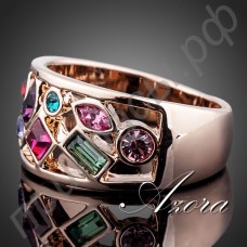 Прекрасное кольцо в виде многоцветных австрийских кристаллов Stellux в позолоте