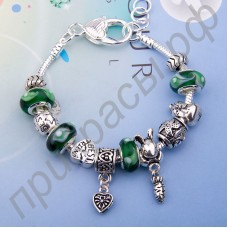 Великолепный браслет для женщин с животными и бусинами зеленого цвета в серебряном покрытии