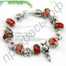 Романтический браслет для женщин из бусин красного цвета и сердечками в серебряном покрытии